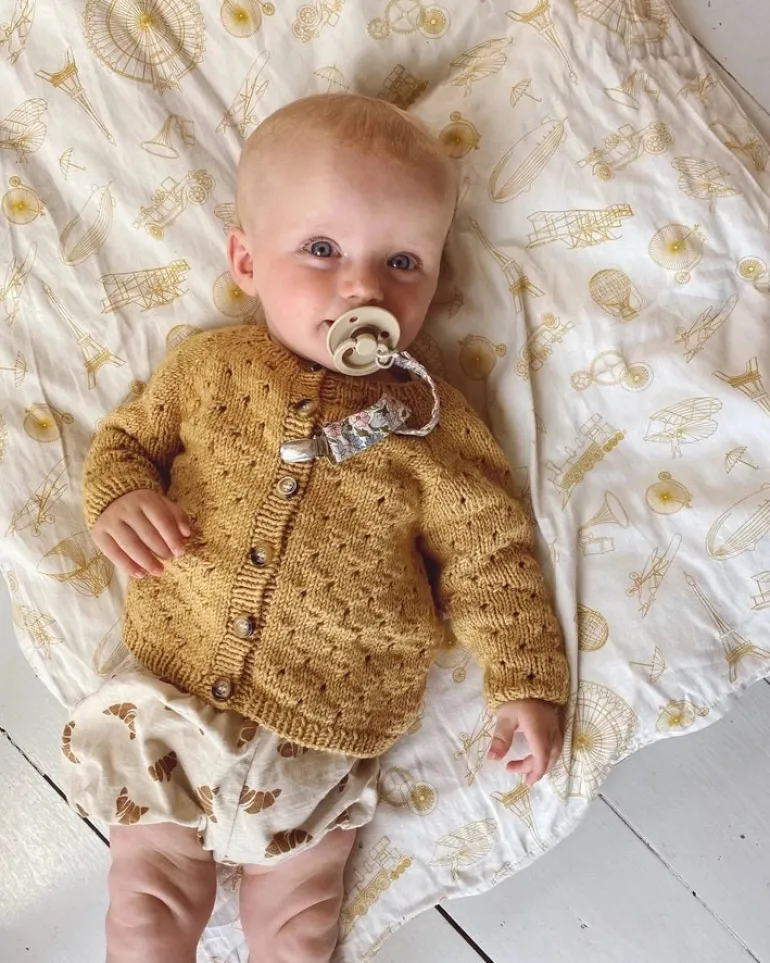 Anna's Summer Cardigan by PetiteKnit, in English