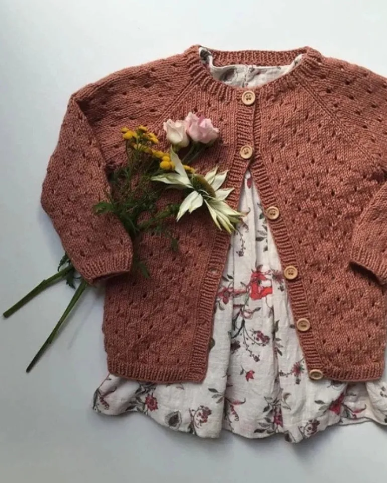 Anna's Summer Cardigan by PetiteKnit, in English