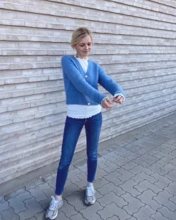 April Cardigan by PetiteKnit, in English