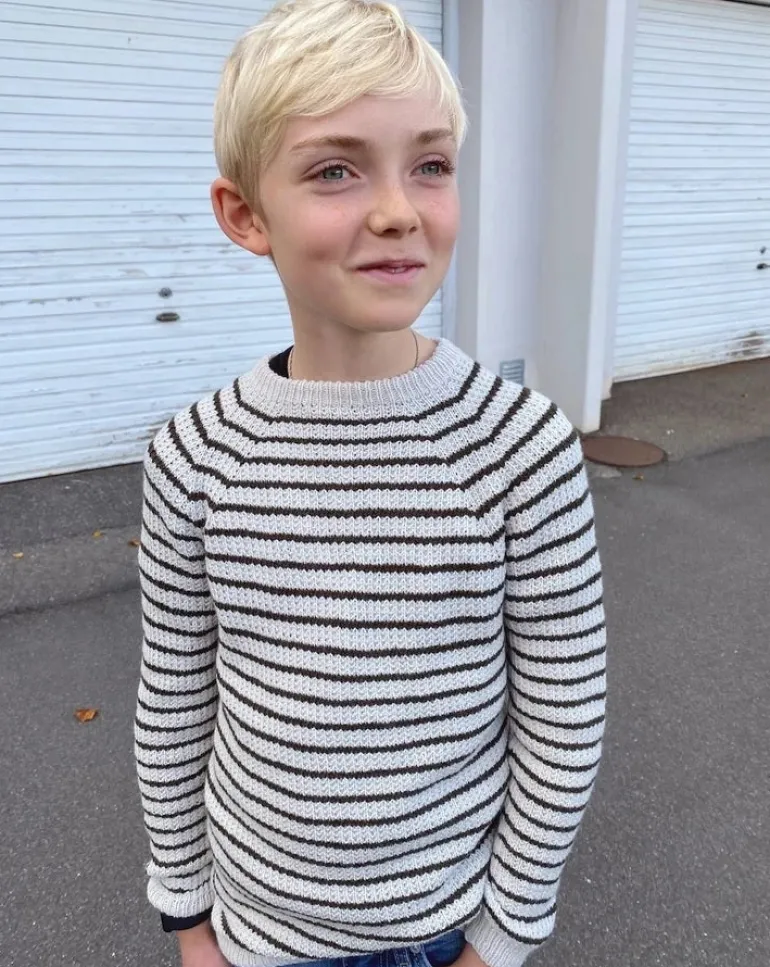 Friday Sweater Junior by PetiteKnit, in English