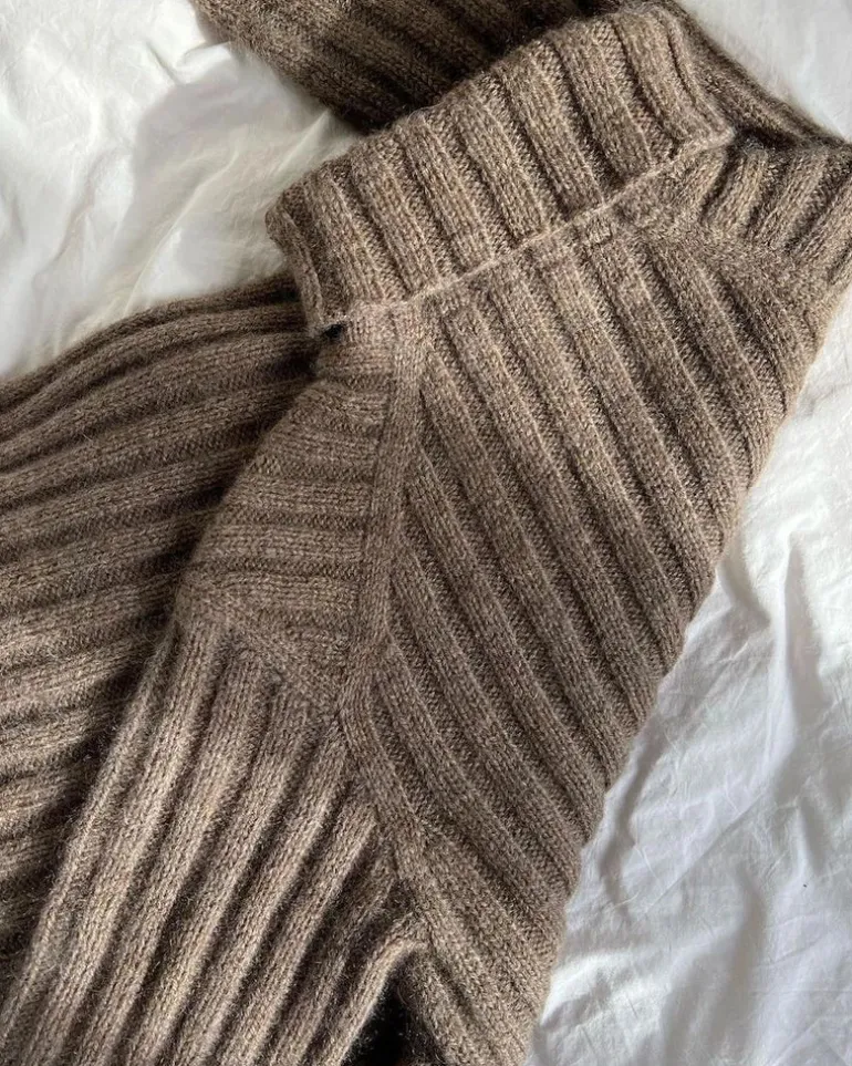Hazel Sweater by PetiteKnit, in English