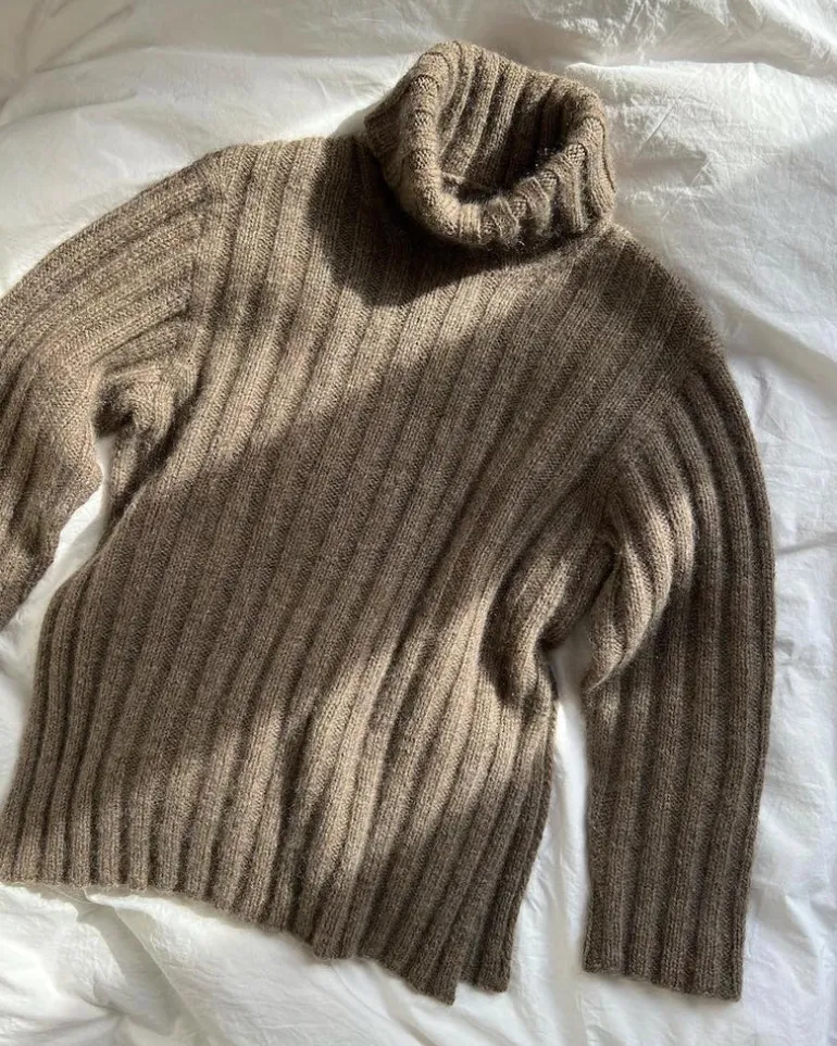 Hazel Sweater by PetiteKnit, in English