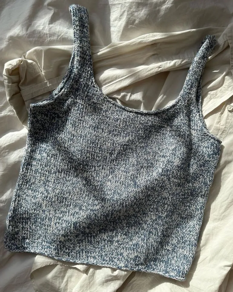 June Top PetiteKnit, in English