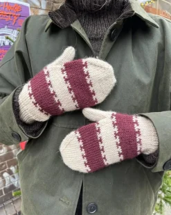 Key Mittens by Petiteknit, English