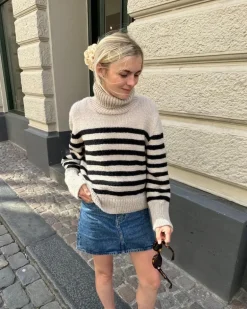 Lyon Sweater - Chunky Edition by PetiteKnit, in English