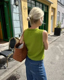 Maggie Vest PetiteKnit, in Finnish suomeksi