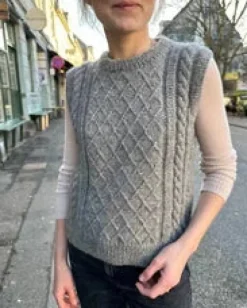Moby Slipover, PetiteKnit, in English