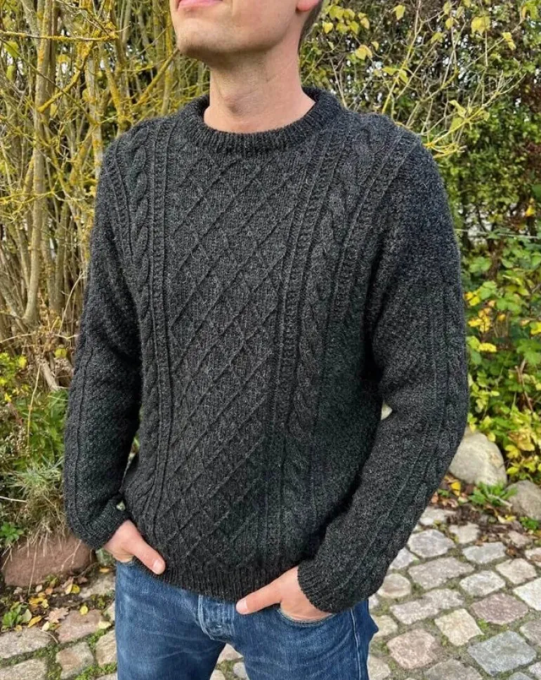 Moby Sweater Man by PetiteKnit, in English