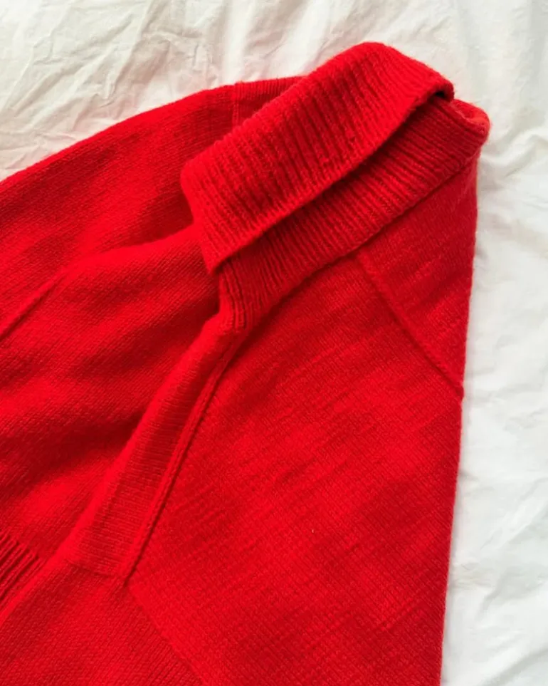 PetiteKnit Scarlet Sweater in English