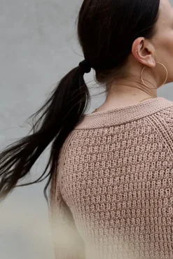 Rosé Cardigan by Leeni Hoimela, in english