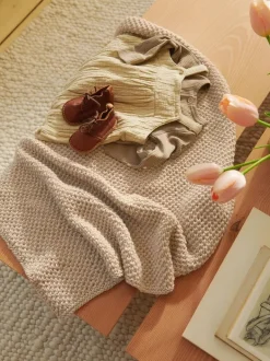 Sandnes Garn 2406_06 Bee Blanket, English