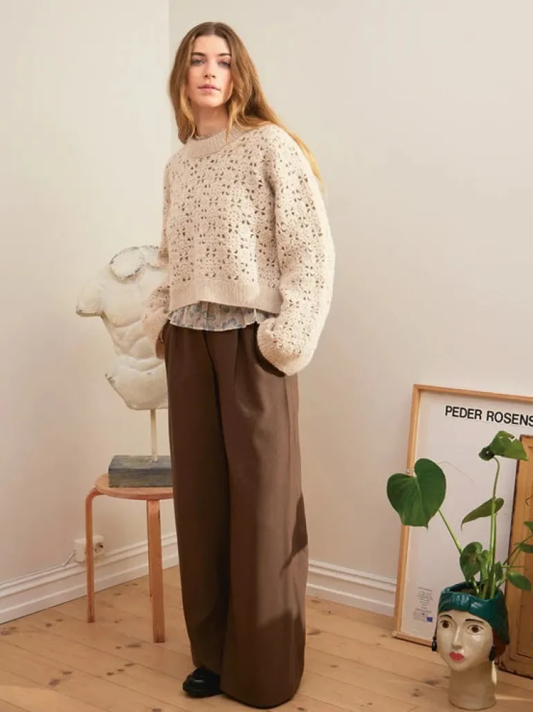 Sandnes Garn 2403_06 Fleur Sweater / English