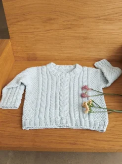 Sandnes Garn Caspian Sweater Baby 2505_05 englanniksi