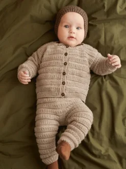 Sandnes Garn Fillip Cardigan, Pants & Bonnet Baby 2413_04, English
