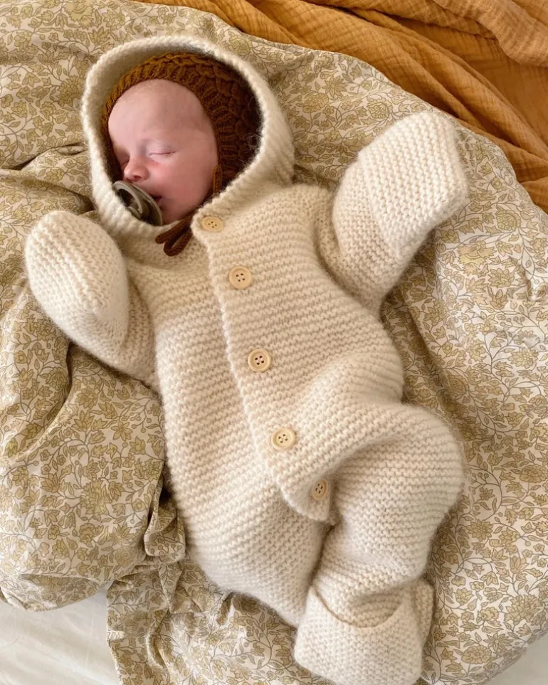 Selma´s Sleep Suit by PetiteKnit, in English