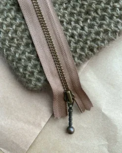 Vetoketju 23 cm PetiteKnit