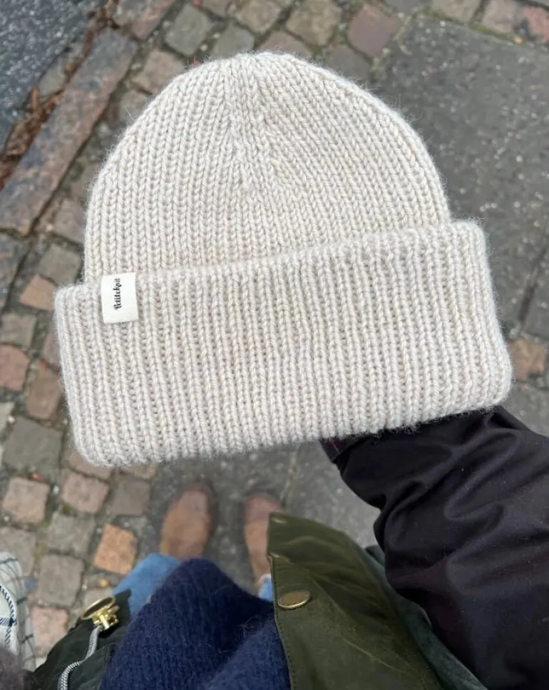 Weekend Hat by PetiteKnit, in English