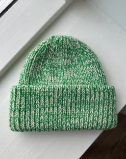 Weekend Hat by PetiteKnit, in English